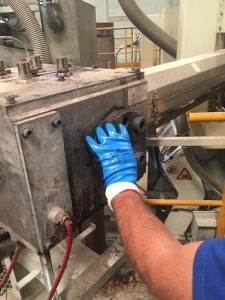 metallugy worker gloves